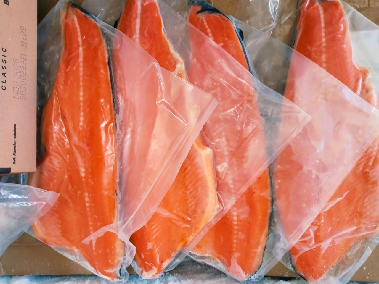 SALMON FILLET FROZEN